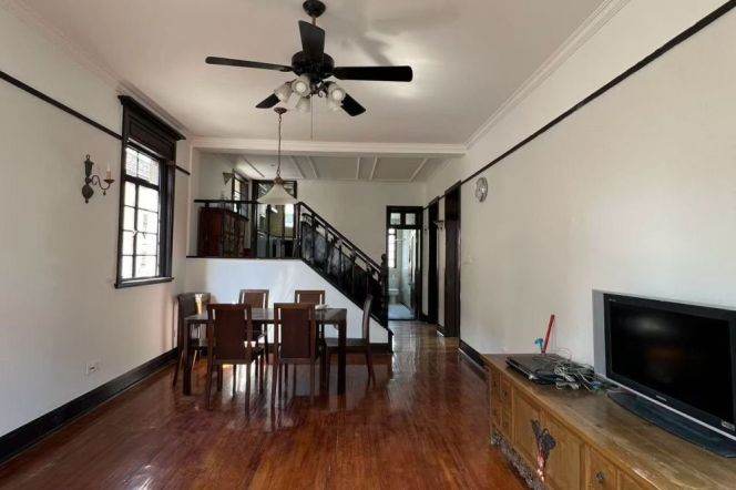 3 Brs, 2 Baths with Open Balcony, Wall Heating, Dish washer, 150 sqm @ Shanghai Library L10