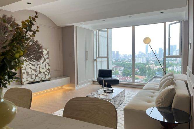  1Bdr 1Bath Apt/Modern&Clean&Bright&Spacious/ L1/9/11 Xujiahui/elevator/nice view