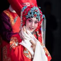 Peking Opera: The Jewelry Purse