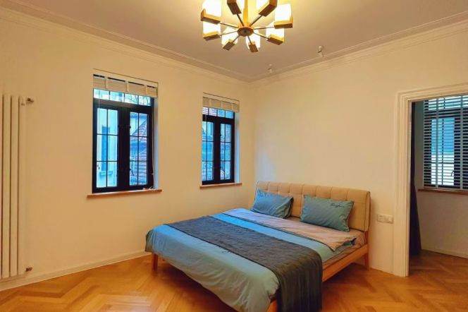 3 Brs, 2 Baths with Wall Heating/Oven/Dish washer, 150 sqm @ South Shaaxi metro L10