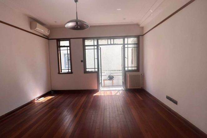 Classical 3BR 2BA Old House w/Balcony nr Shanghai Library