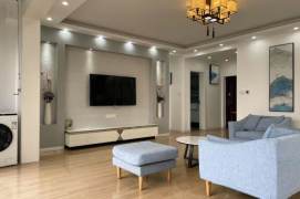 Jiangsu rd  Bright 2brs  / Spacious /Modern/ Quiet /  elevator