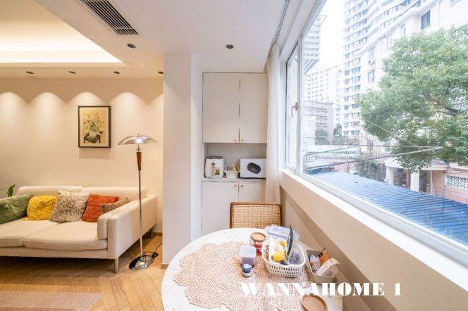Bright&Modern&Spacious 1Bdr 1Bath Apt+L10/11 Jiao Tong Uni.+Nice Compound+2F Walk Up