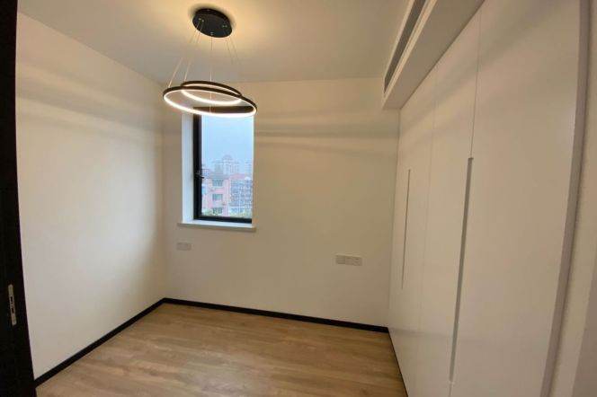 No lift Cozy 2Brm With Central AC Near Line 3/4/7 Zhenping Rd