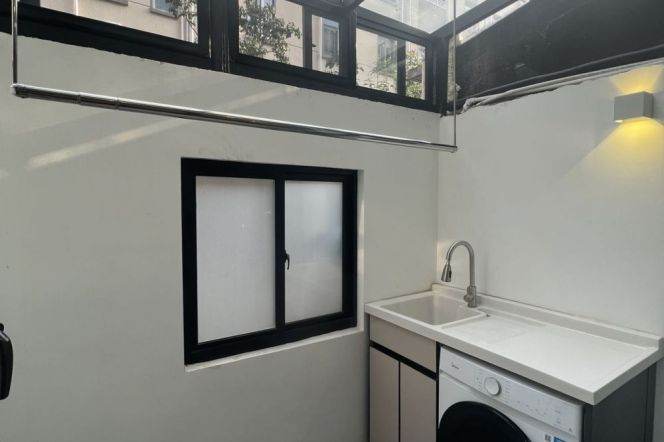 Modern 1br 1lr+nice yard/brand furniture/NR Jing'an temple,Jiangsu rd@L11/2