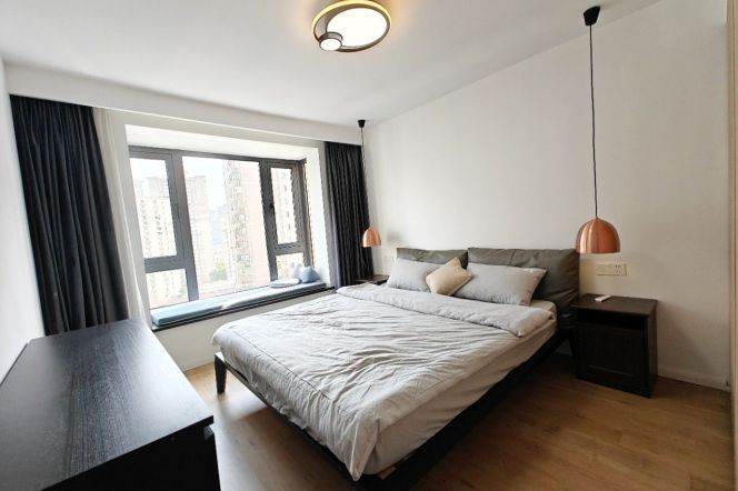 Wuding Road - modern 1bed - elevator- bright & cosy @ Jing’an temple 