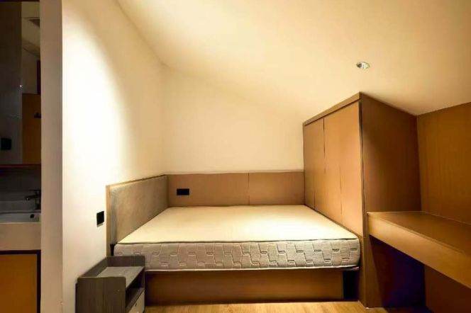 Featured Studio Clean Building and Stairs@IAPM