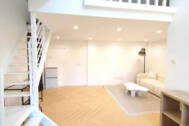 Large Loft  1br 1lr Nr L1/10/12 S shanxi rd sta