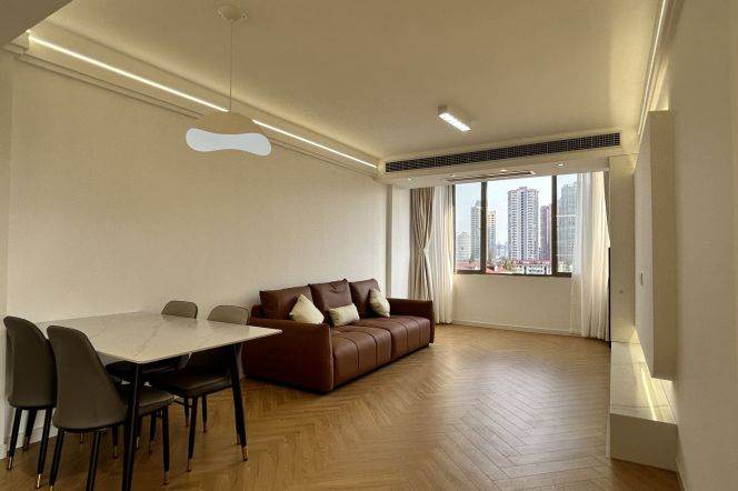 Spacious 1Br 80Sqm +Elevator +Great sunshine | Jiangsu rd Mt L2/11 | 12.9K