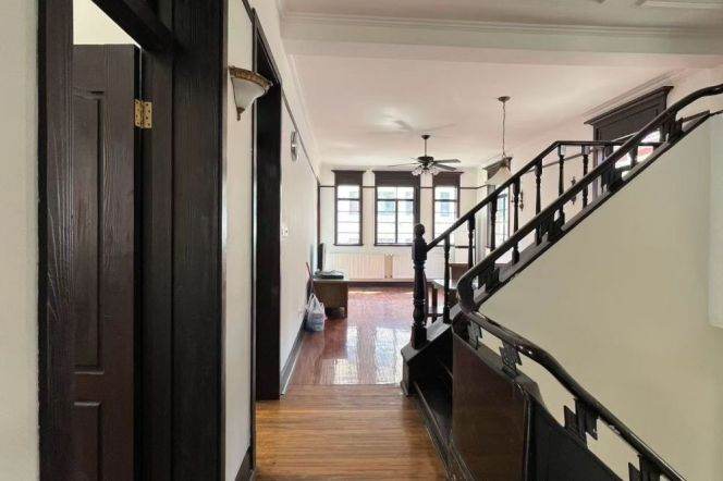 3 Brs, 2 Baths with Open Balcony, Wall Heating, Dish washer, 150 sqm @ Shanghai Library L10