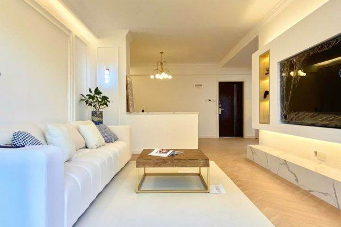 1 Big Br, 1 Living room with Open Balcony, Floor heating, Central ac, 90 sqm @ Shanghai stadium L3&4