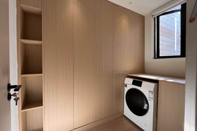 Spacious 2BR Apt | Jiaotong Univer. Metro L10&11 | Good design | 17.8K