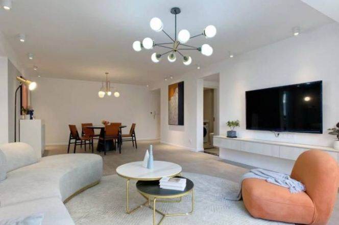 Spacious 2bedrooms Apt +Heating+central AC+Oven@Wuning Rd