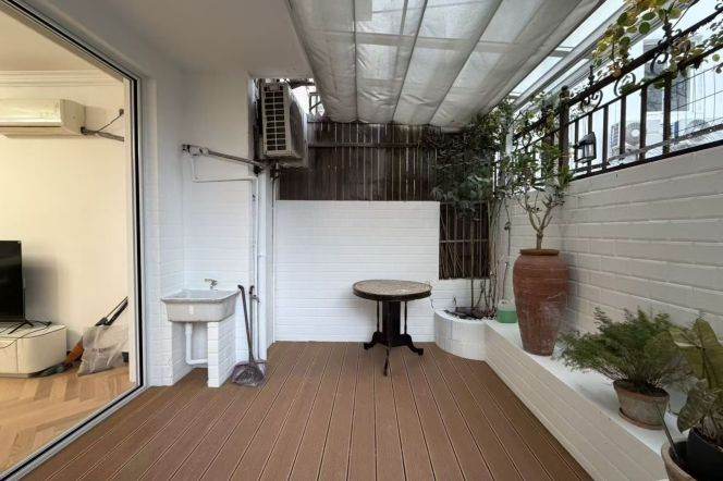 Nice 1BR with yard Changle Rd Changshu Rd 9k