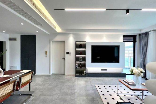 2 Brs, 1 Living room with Open Balcony, Floor Heating, Central ac, 110 sqm @ Xiaonanmen station L9