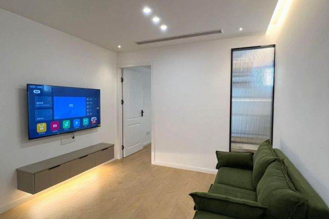 Modern 1br 1lr+nice yard/brand furniture/NR Jing'an temple,Jiangsu rd@L11/2