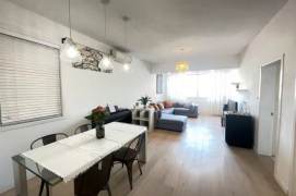 High rise 2brs near South Shaanxi Road