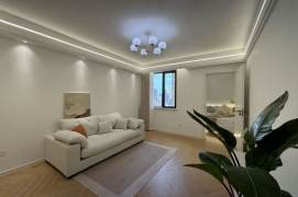 Jing'an temple 1br elevator / Bright / Modern/ Quiet 