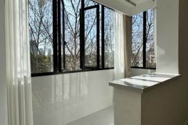 Good deal 1Br 1Lvr  /Jiangsu rd M2&11 /Balcony +great sunshine