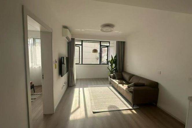 Sunny one bedroom apt+Floor Heating +oven @Jiaotong University