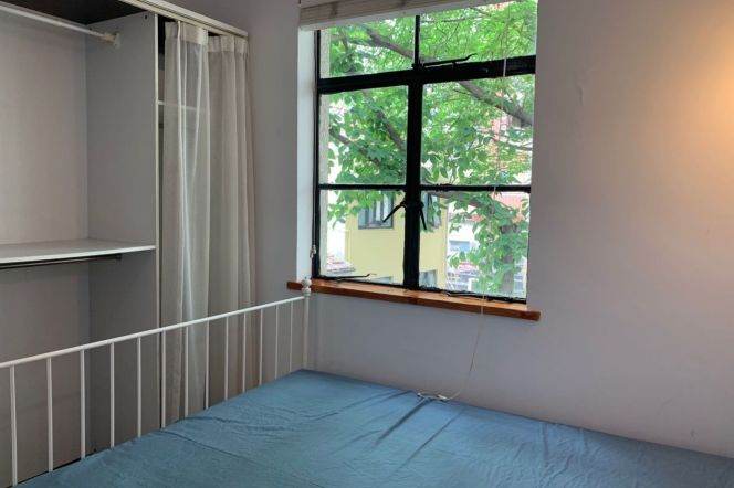 1+1BR Chinese walk-up near line 1/10/12 S.Shan'xi Rd and Rui'jin Hospital 