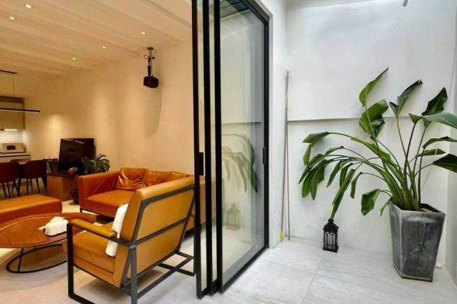 Recently Renovated 3BR 3BA Townhouse/Plaza 66/Jing'an Temple