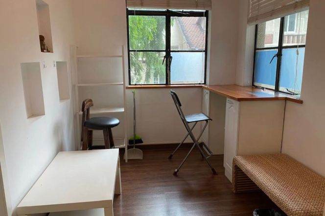 1+1BR Chinese walk-up near line 1/10/12 S.Shan'xi Rd and Rui'jin Hospital 