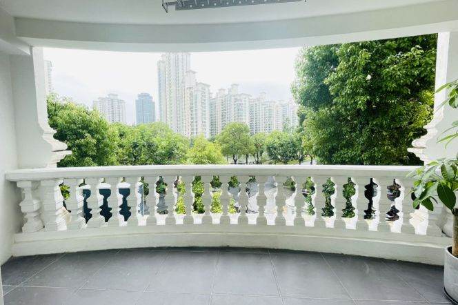 2 Brs, 2 Baths,Balcony, Floor heating, Central ac, Oven, Dish washer, 140 sqm @ Wuning metro L13