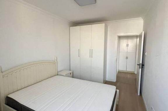 Renovated 2bedrooms elevator Apt 2min to Line1 Hengshan Rd