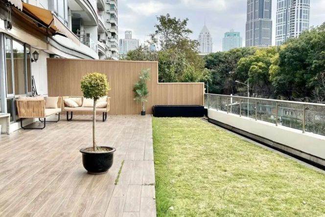 brand new 3brs floor heating big terrace beside Taikoo Hui line 2,12,13 asking 38K