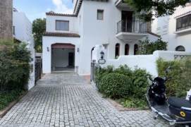 modern 5brs house nice garden floor heating big terrace in best compound near Dulwich