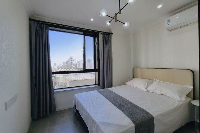 elevator 2br/2baths caobao rd @L1/12