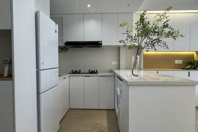 Sunny 1BR +elevator | Changping rd L7 & Jing'an Temple L2/7 | 10.5K