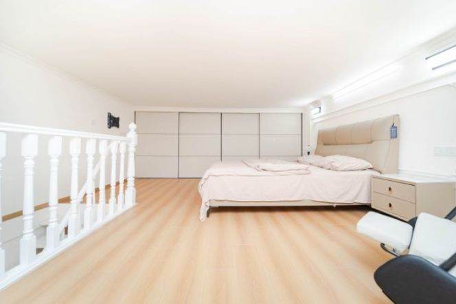 Modern High-Floor 1BR | Jing'an Seasons | 70sqm with Floor Heating | Prime West Nanjing Rd Location