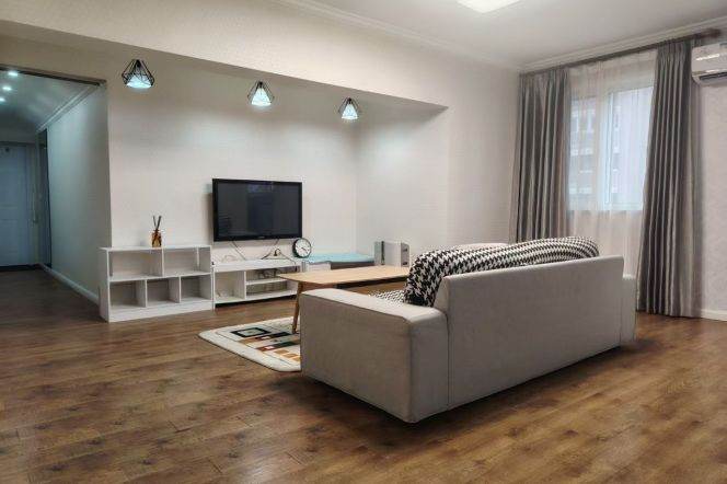 2 Brs, 2 Baths with Floor Heating, 120 sqm @ Hongbaoshi metro L10