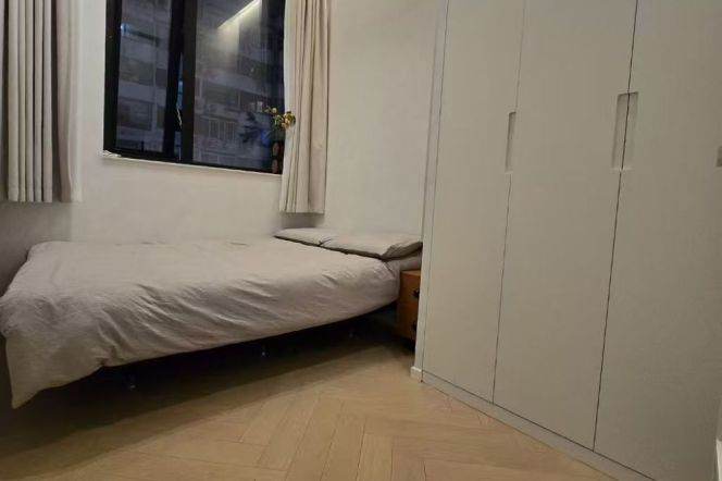 Brilliant high ceiling one bedroom Apt+gym+heating+central AC @Changping