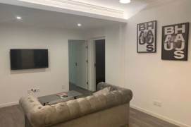 4BR Apartment in Jing'an Temple District with Floor Heating