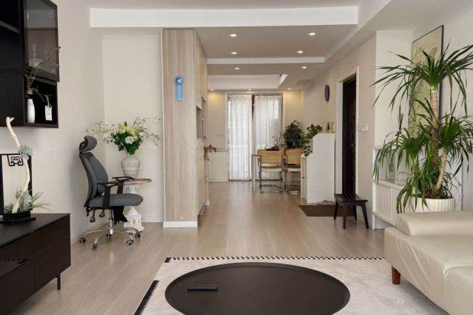 modern 2brs floor heating and modern furniture near line 15 Golden Pedestrian street