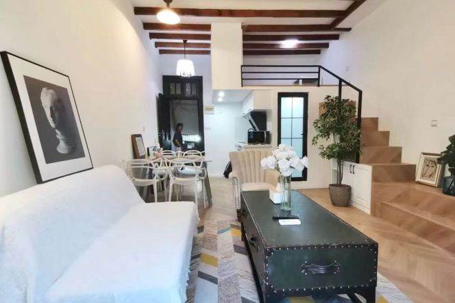 South shaanxi rd station one bedroom