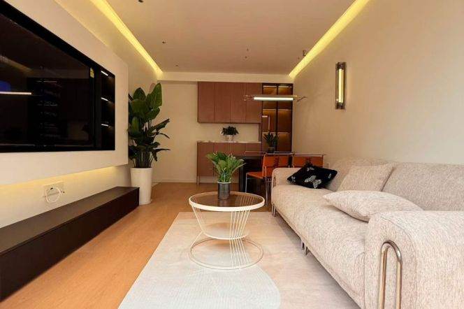 L13/15 Daduhe rd  Bright 1br  elevator and floor heating  / Spacious /Modern/ Quiet 