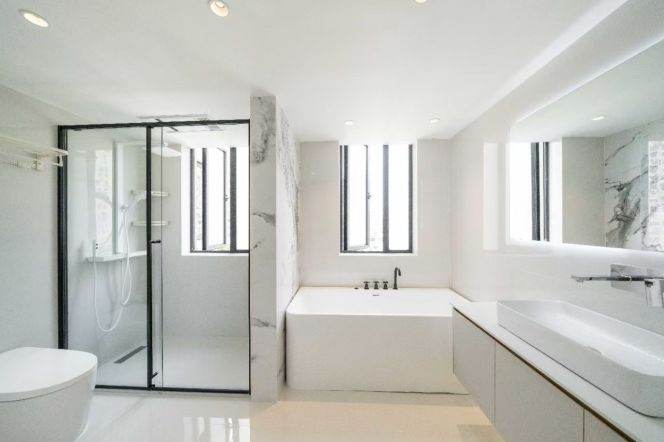Good Value 2Beds Shower Bath Tub@Changping Road