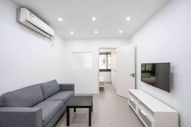 Cozy 1Br+1 room & Bright @ L9/12 Jiashan rd station