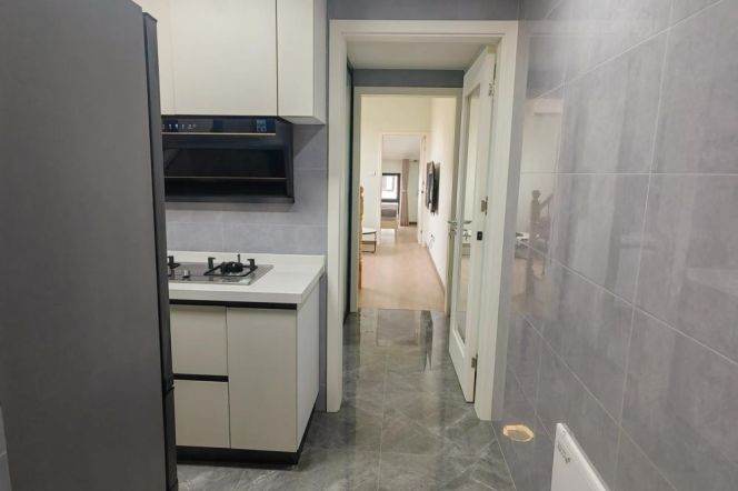 Unique 2 br with good price on JianGuo Rd(W),5 mins to L 9/12 JiaShan Rd St.