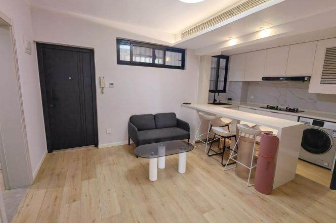 Good size 2 bedrooms with high floor view next JiaoTong University ,L 1/9/11 XuJiaHui St.