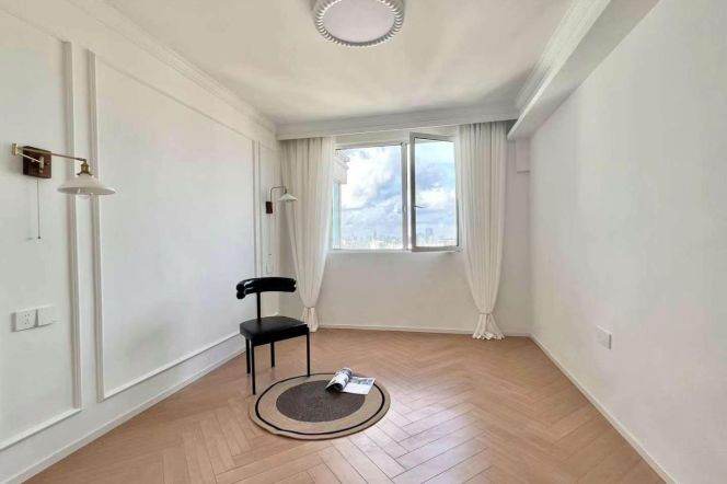 37th Floor 2BR Apartment in Zhongshan Park with Floor Heating