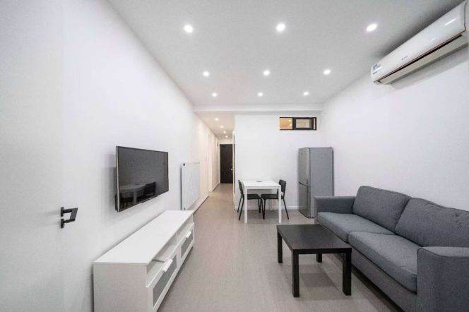 Cozy 1Br+1 room & Bright @ L9/12 Jiashan rd station