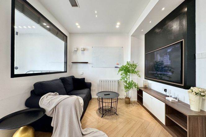 Short term 1 br 8.5K super modern nice decoration golden location M2/7/14 Jing'an 