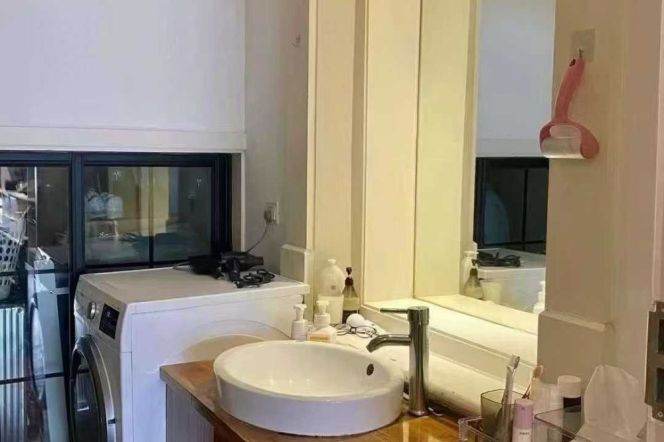 Mid Huaihai/ West Fuxing rd wall heat 2brs/2lr/1ba with terrace; L1/7