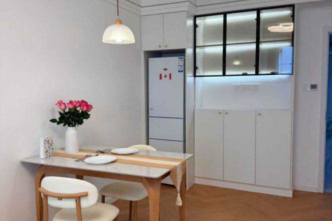 4minutes from jiangsu rd metro station