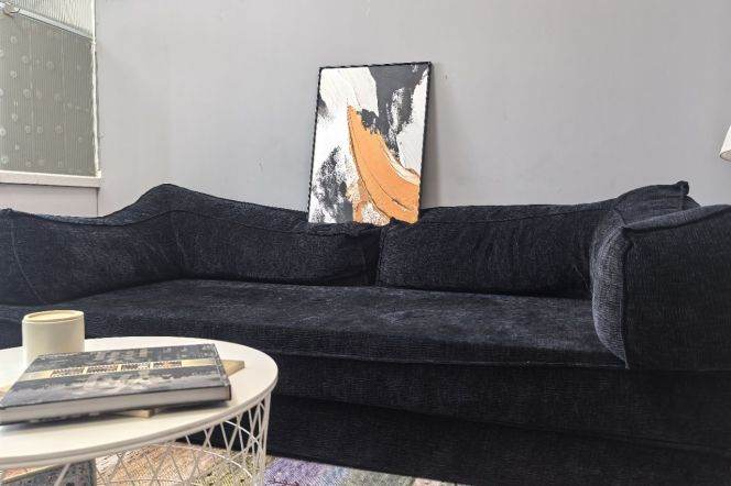 High rise two bedrooms elevator apt near Zhongshan Park